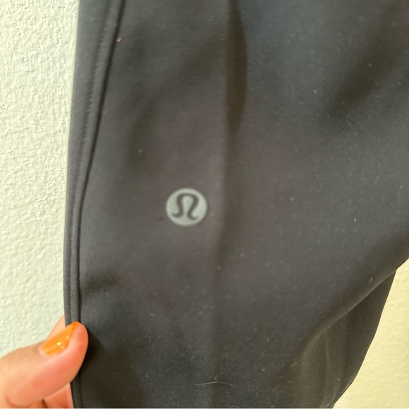 *SOLD* Lululemon On The Fly Mid Rise Joggers Black Size 8 - Picture 7 of 8
